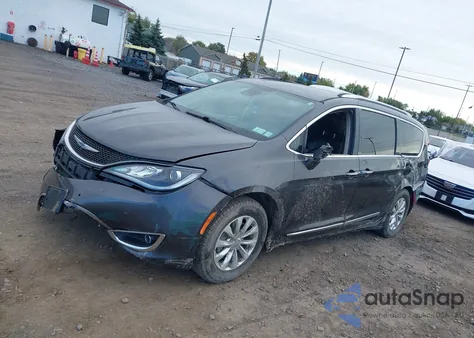 2018 Chrysler Pacifica Touring L z USA, uszkodzony, nr VIN 2C4RC1BG2JR155378
